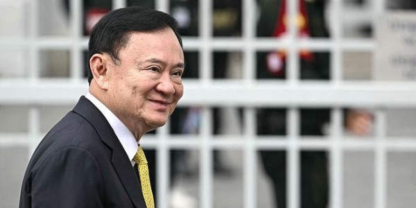 外媒：泰国前总理他信被转移至狱中医疗病房，佩通坦透露“他已剃光头发” ...