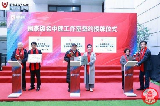 mTb3SepHZHuJU63U.jpg