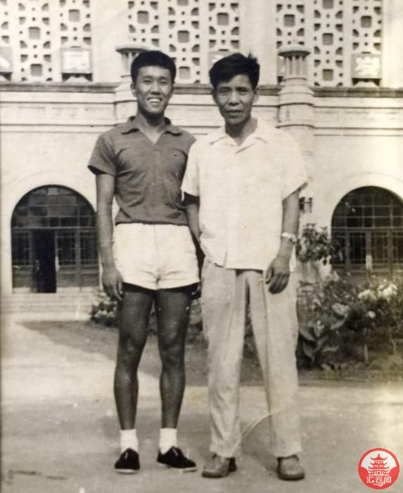 Xi3aT01y21u032Ay.jpg