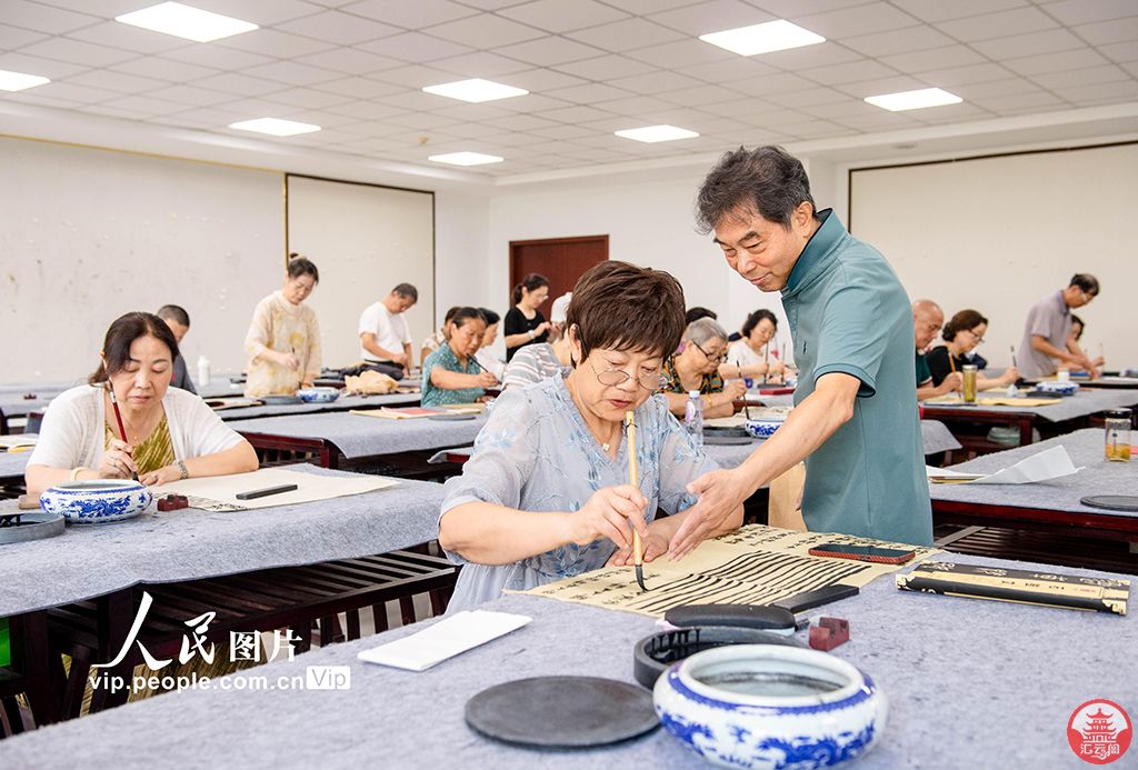 odj5DS66xuIJSuSw.jpg